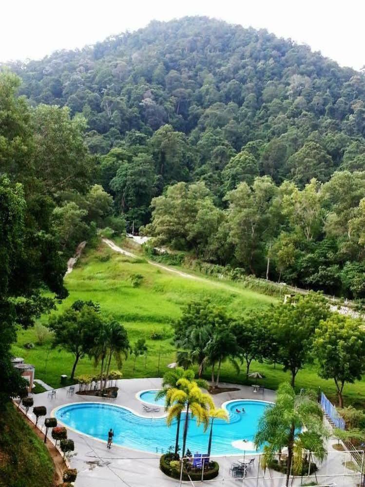 Lumut Valley Resort Condominium Ngoại thất bức ảnh